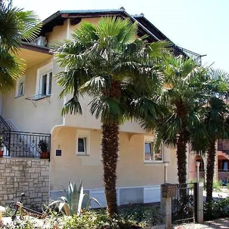 With A Parking Space Novigrad - 13511 Apartmán *